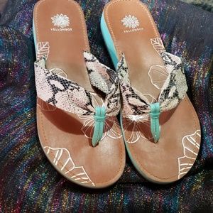 NEW YELLOW BOX REPTILE PRINT THONG SANDALS SIZE 11
